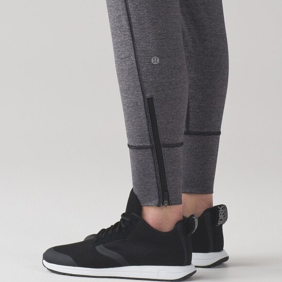lululemon athletica Pants - Rare Lululemon Fresh Tracks Pant II (W5AMFS) Luxtreme in Heathered Black, Size 6